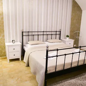 stefania-apartment-centre.praguehotelsweb.com/